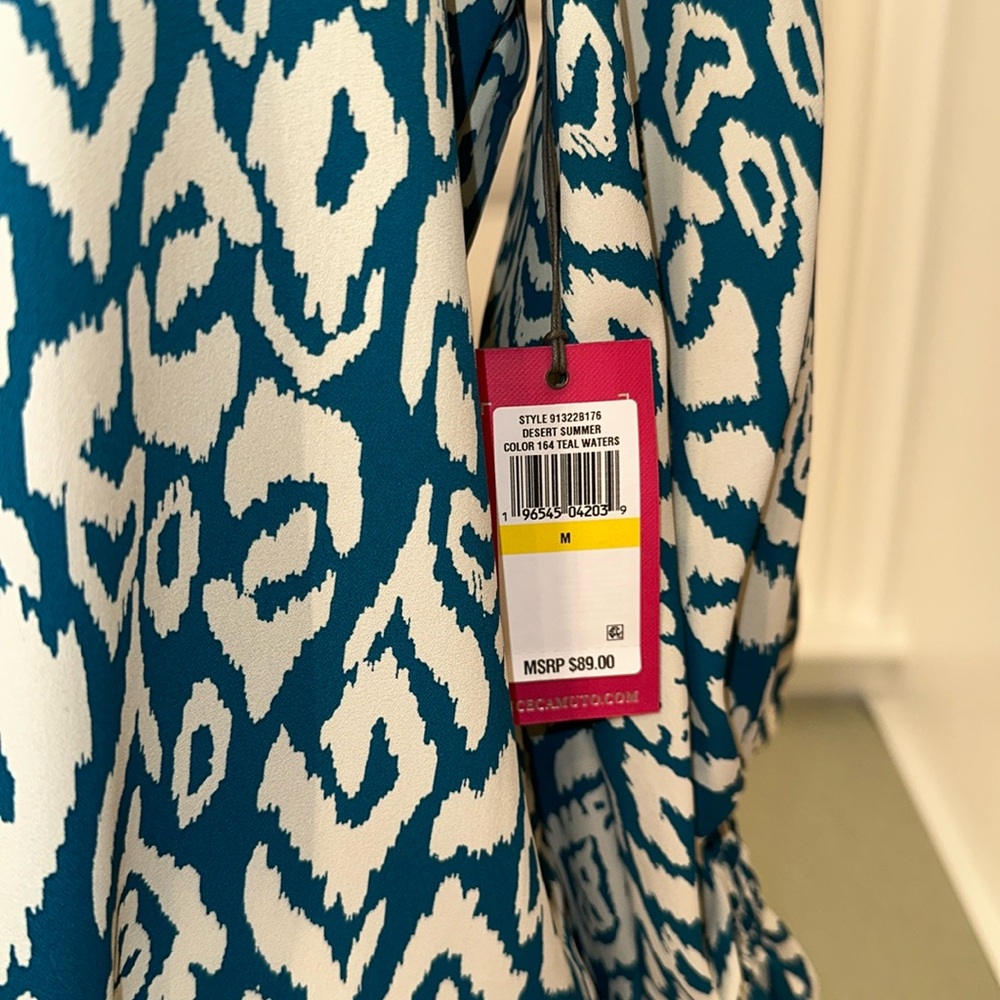 NWT Vince Camuto desert, summer, teal waters, balloon sleeve blouse, size medium - Picture 3 of 5